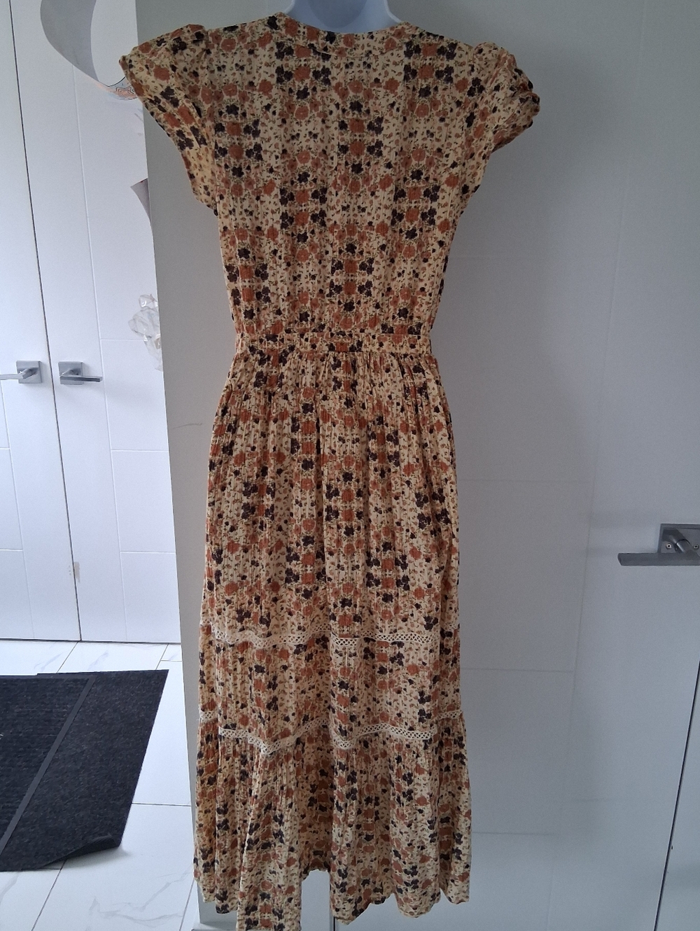 Dex/ Micro Floral Maxi Dress/ Elastic Waist/ Button Front Bodice/ Size US S - Picture 4 of 14